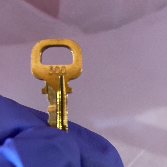 Louis Vuitton #300 lock and key - Picture 4 of 6